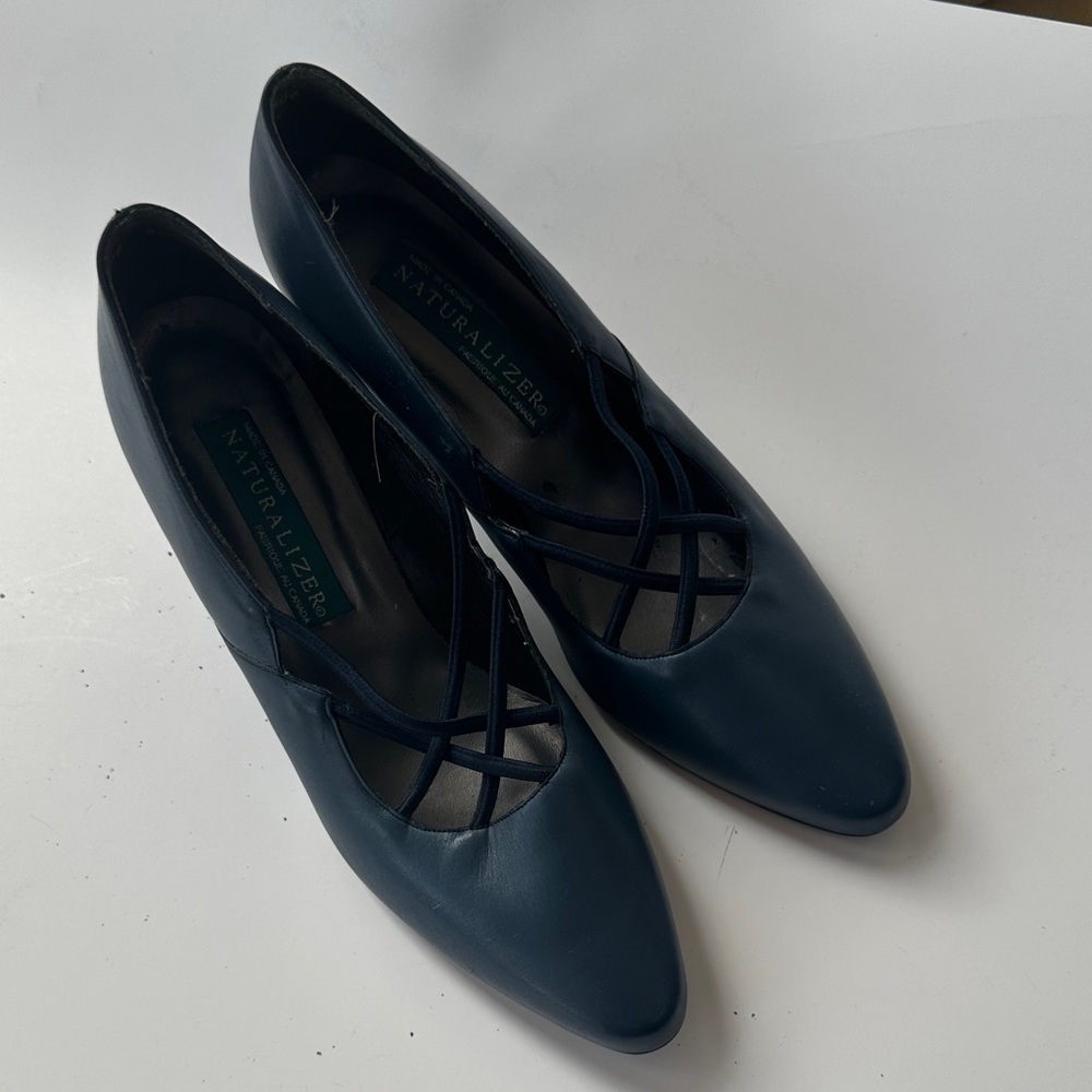 Naturalizer Women's Dark Blue healed shoes